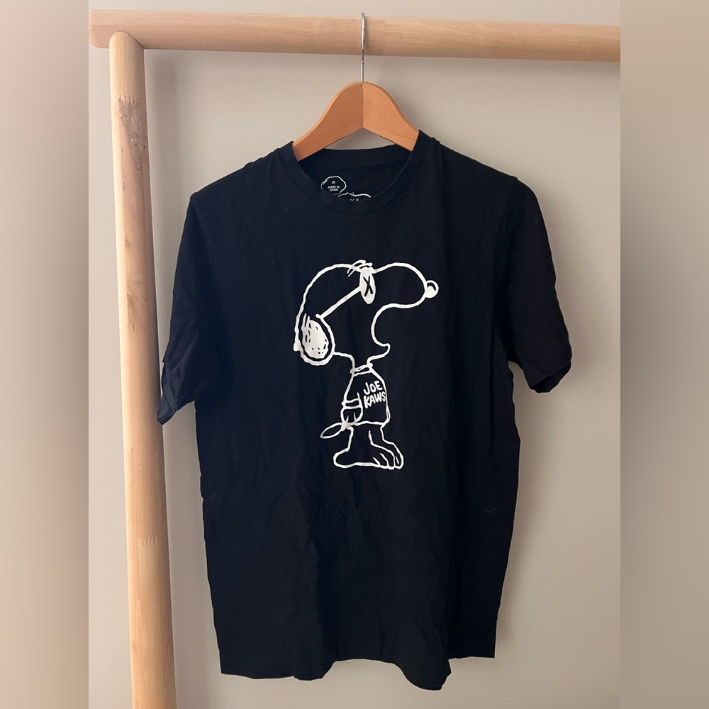 Kaws x Uniqlo black Snoopy Joe Kaws black short sleeve tee shirt sz medium